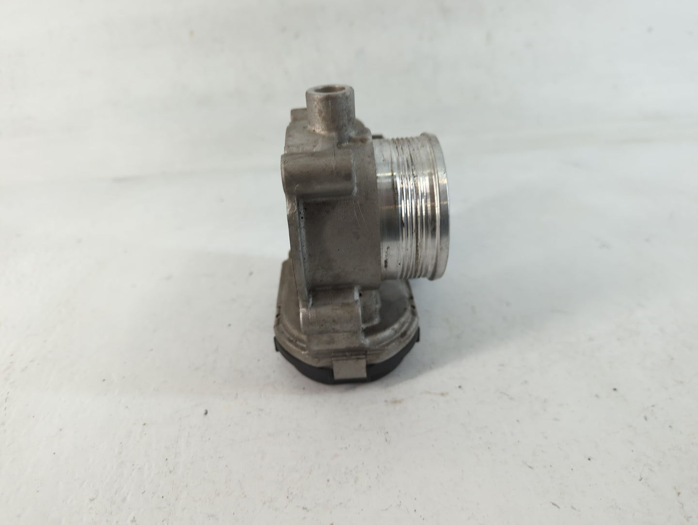 2012-2013 Ford Focus Throttle Body P/N:001215 CM5E9F991AD Fits Fits 2012 2013 2014 2015 2016 2017 OEM Used Auto Parts - Oemu