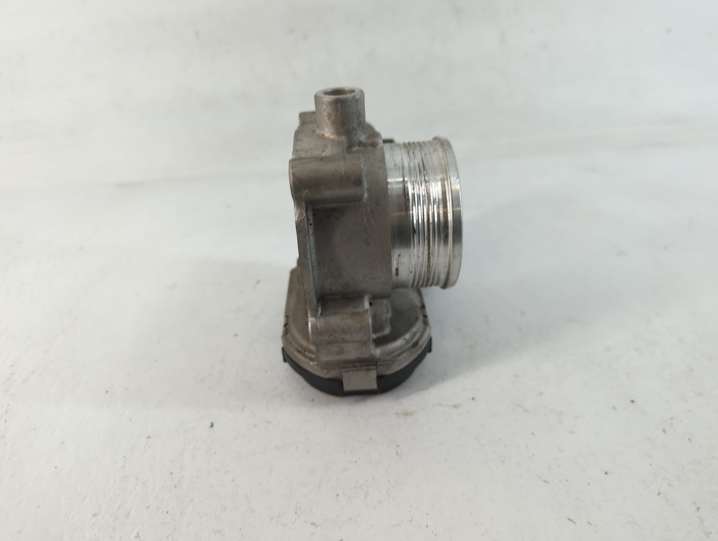 2012-2013 Ford Focus Throttle Body P/N:001215 CM5E9F991AD Fits Fits 2012 2013 2014 2015 2016 2017 OEM Used Auto Parts - Oemu