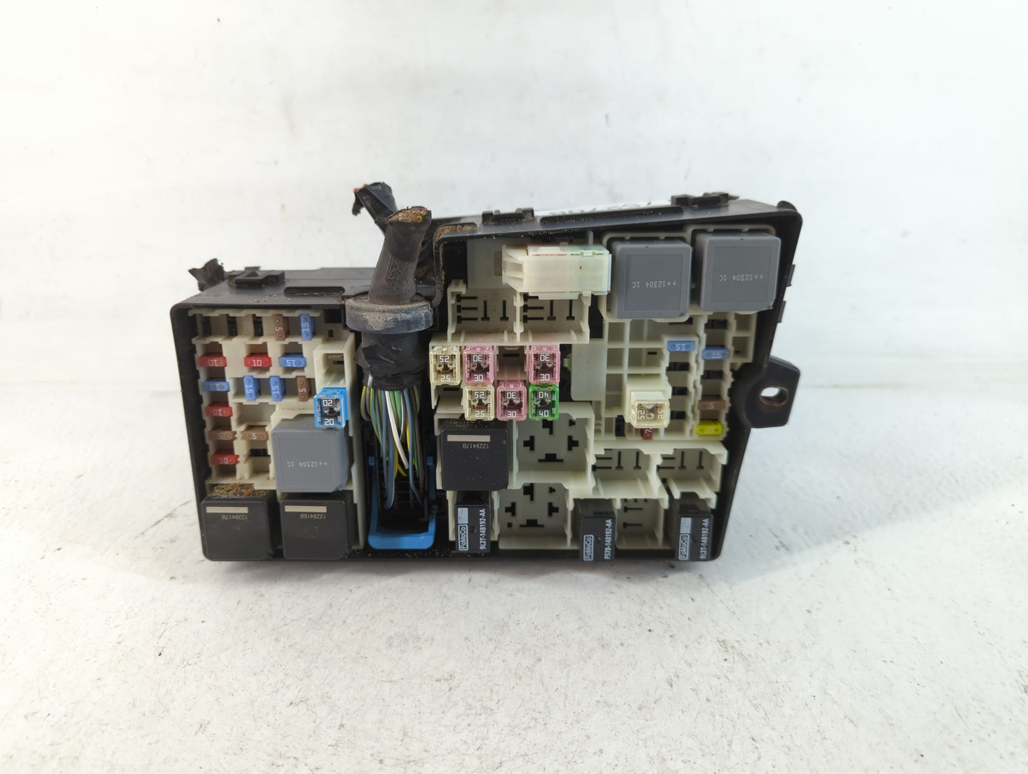 2012-2014 Ford Focus Fusebox Fuse Box Panel Relay Module P/N:AV6T-14A067-AC 5B0Q10107 Fits Fits 2012 2013 2014 OEM Used Auto