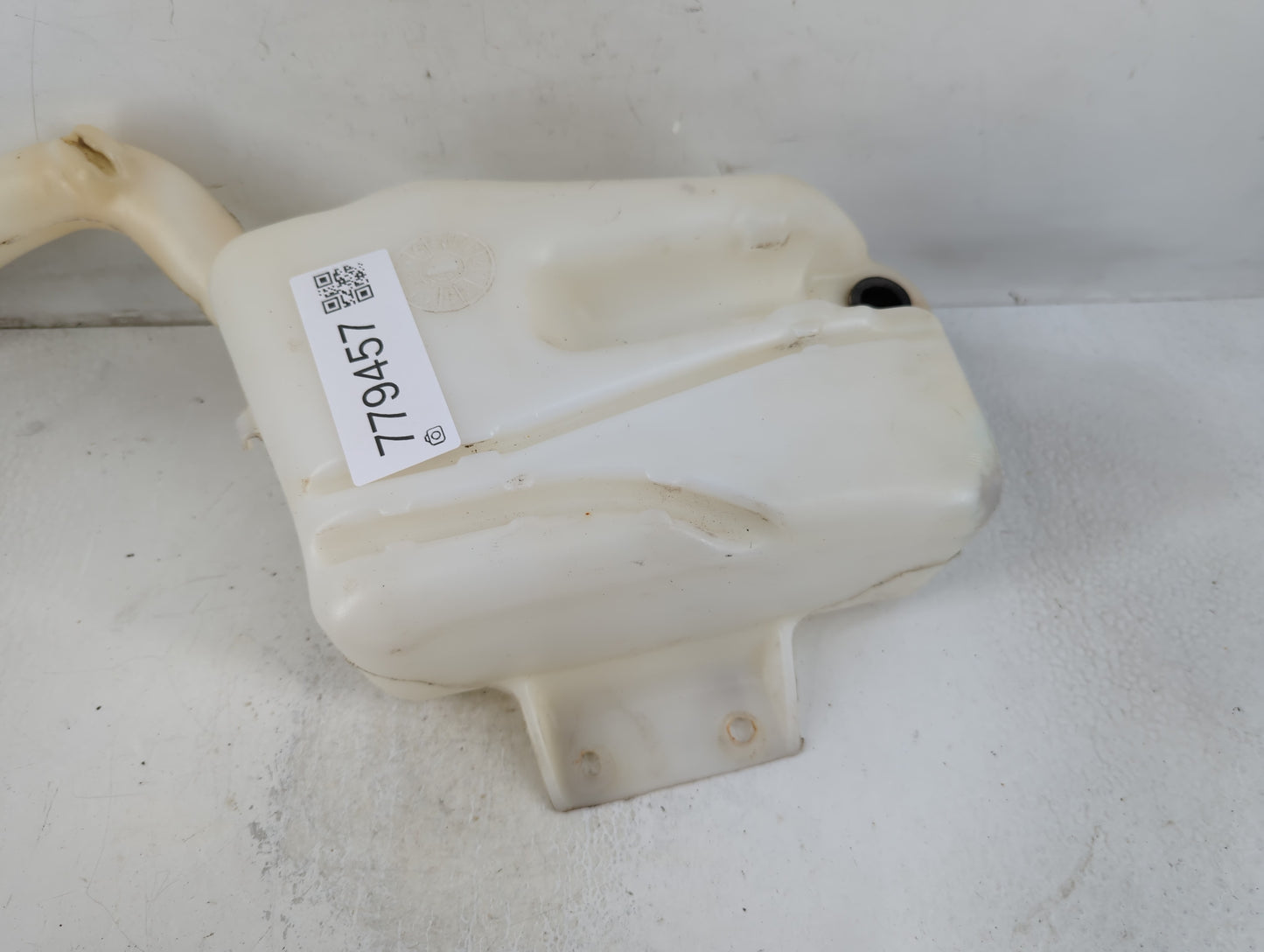 2012-2018 Ford Focus Windshield Washer Fluid Reservoir Bottle Oem - Oemusedautoparts1.com