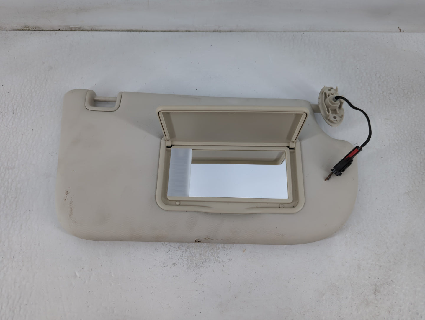 2013-2018 Ford Focus Sun Visor Shade Replacement Passenger Right Mirror Fits Fits 2013 2014 2015 2016 2017 2018 OEM Used Aut