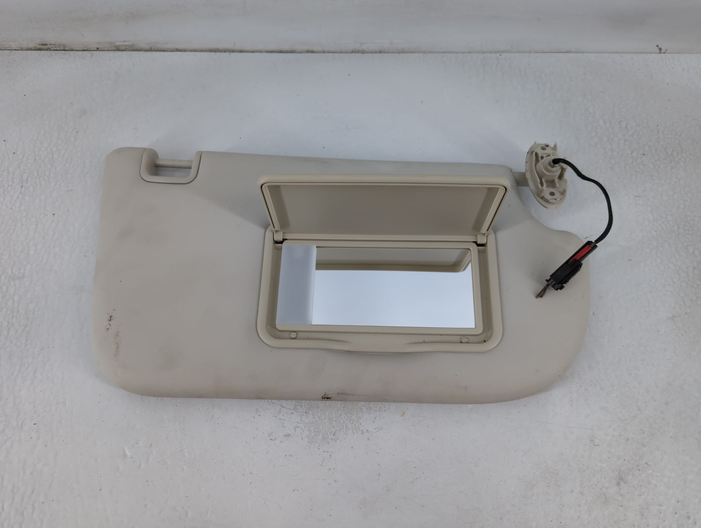 2013-2018 Ford Focus Sun Visor Shade Replacement Passenger Right Mirror Fits Fits 2013 2014 2015 2016 2017 2018 OEM Used Aut