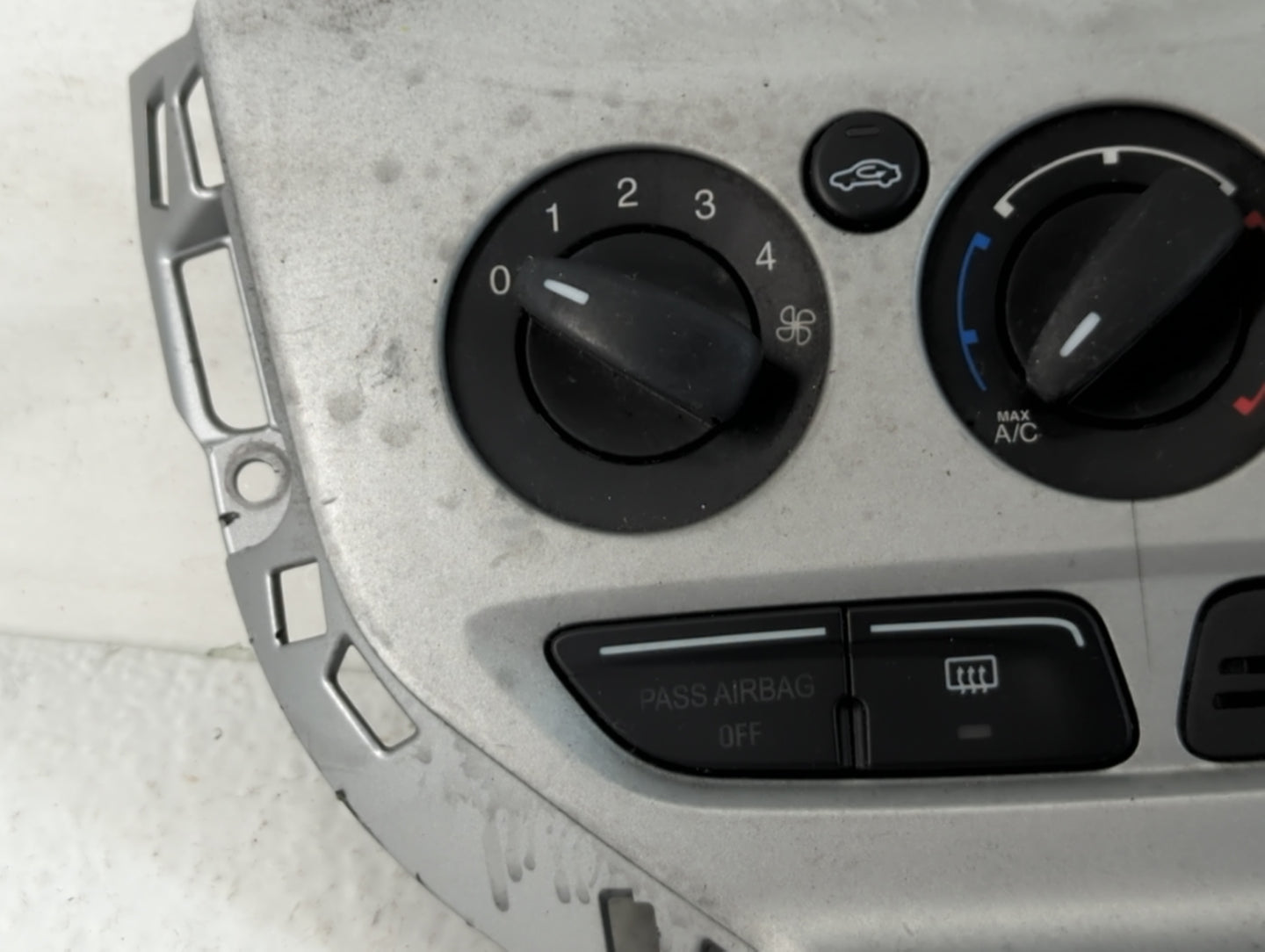 2013-2014 Ford Focus Climate Control Module Temperature AC/Heater Replacement P/N:E1062773 Fits Fits 2013 2014 OEM Used Auto
