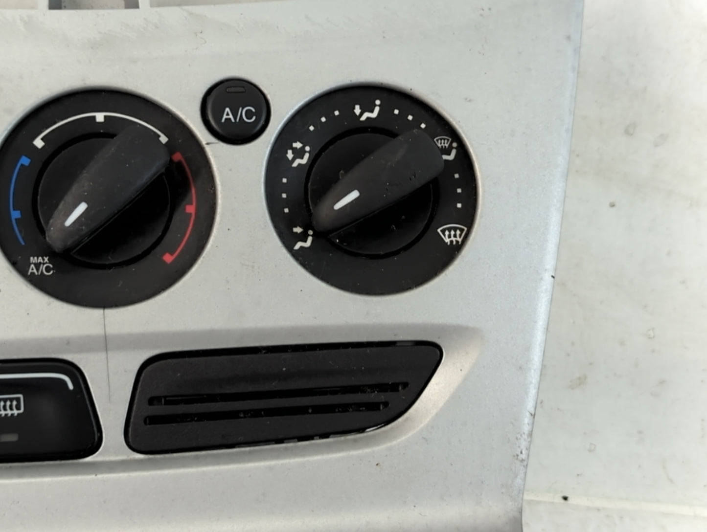 2013-2014 Ford Focus Climate Control Module Temperature AC/Heater Replacement P/N:E1062773 Fits Fits 2013 2014 OEM Used Auto