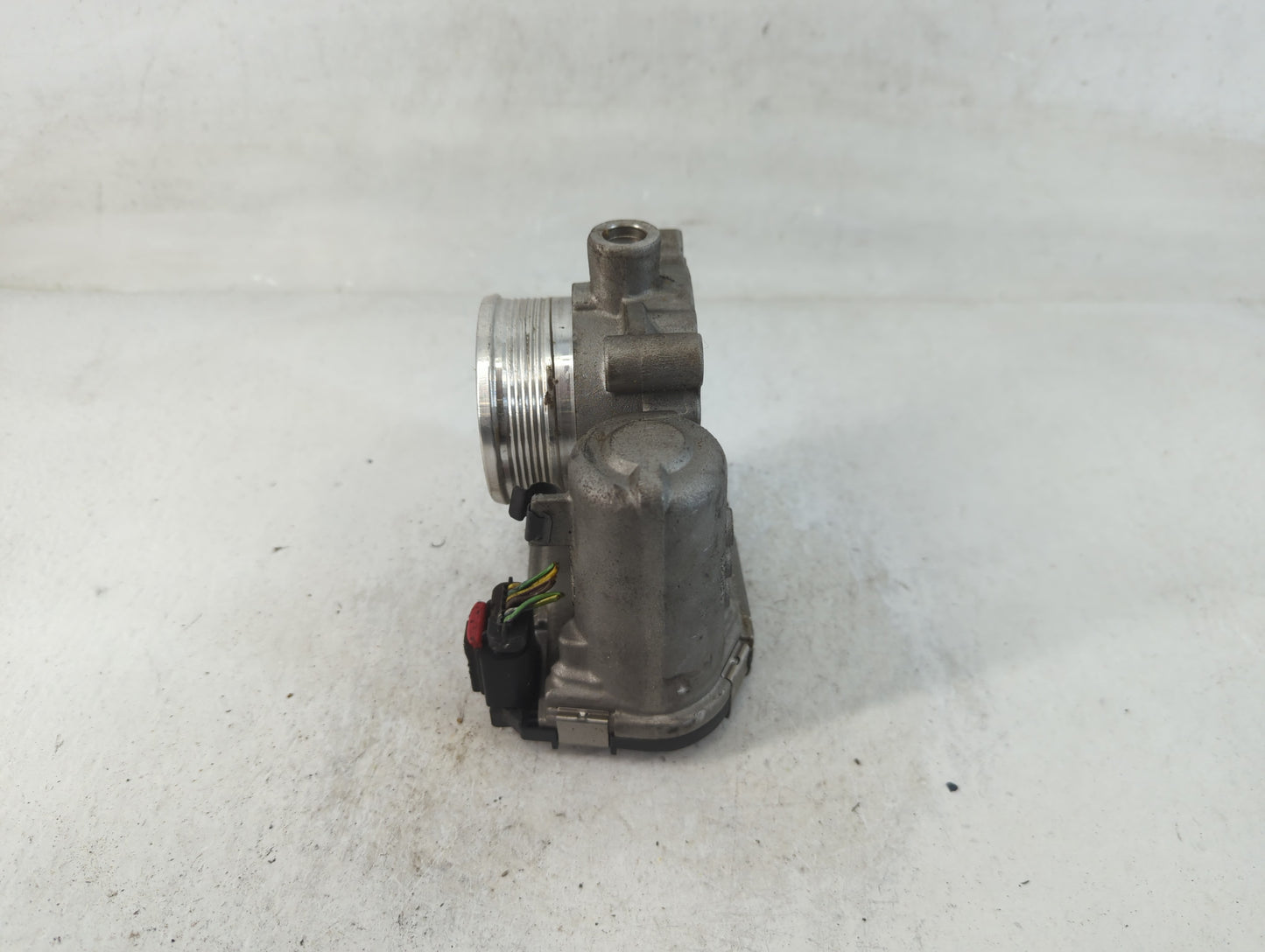 2012-2013 Ford Focus Throttle Body P/N:CM5E 9F991 AD Fits Fits 2012 2013 2014 2015 2016 2017 OEM Used Auto Parts - Oemusedau