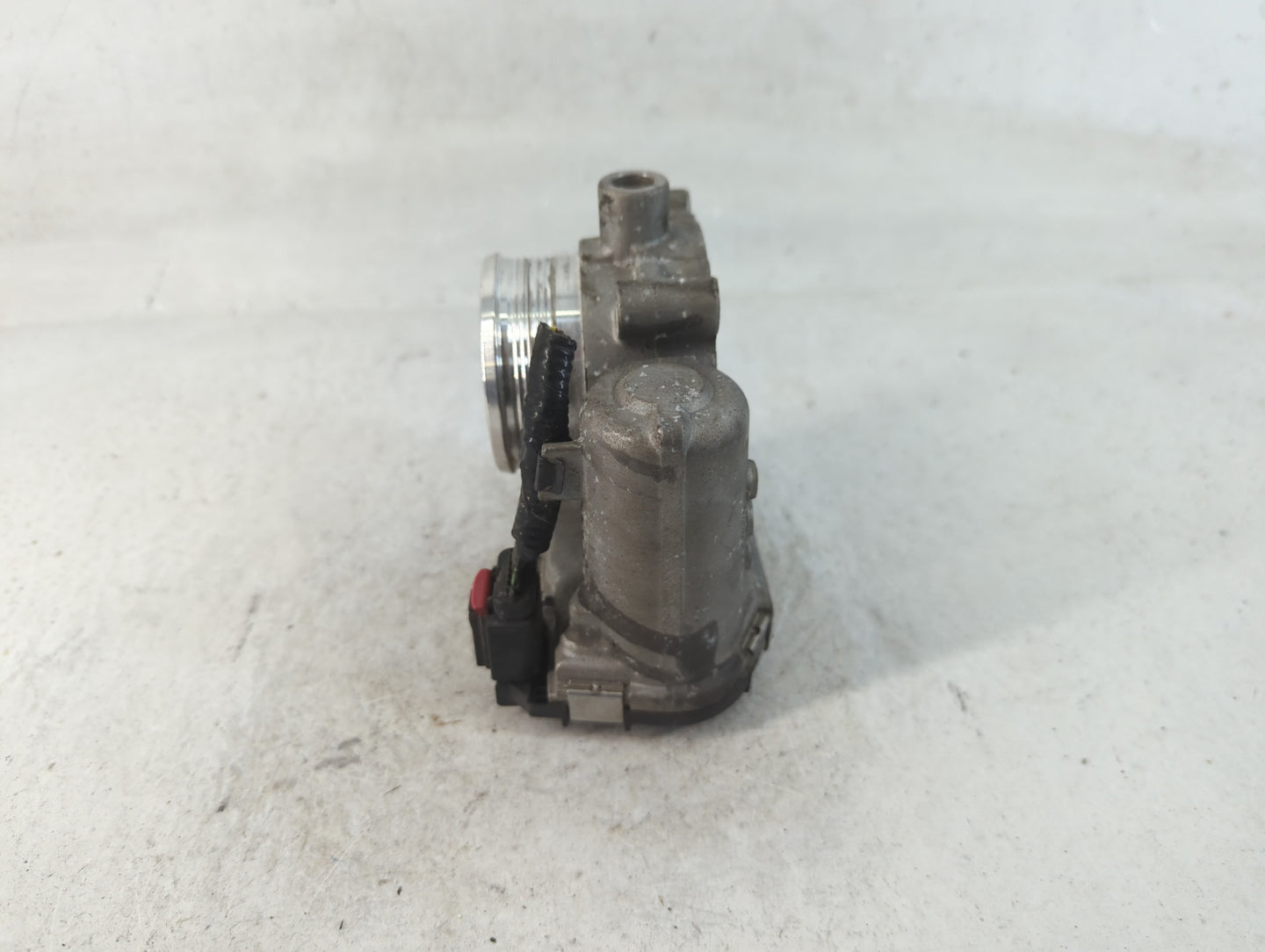 2012-2013 Ford Focus Throttle Body P/N:CM5E-9F991-AD Fits Fits 2012 2013 2014 2015 2016 2017 OEM Used Auto Parts - Oemusedau