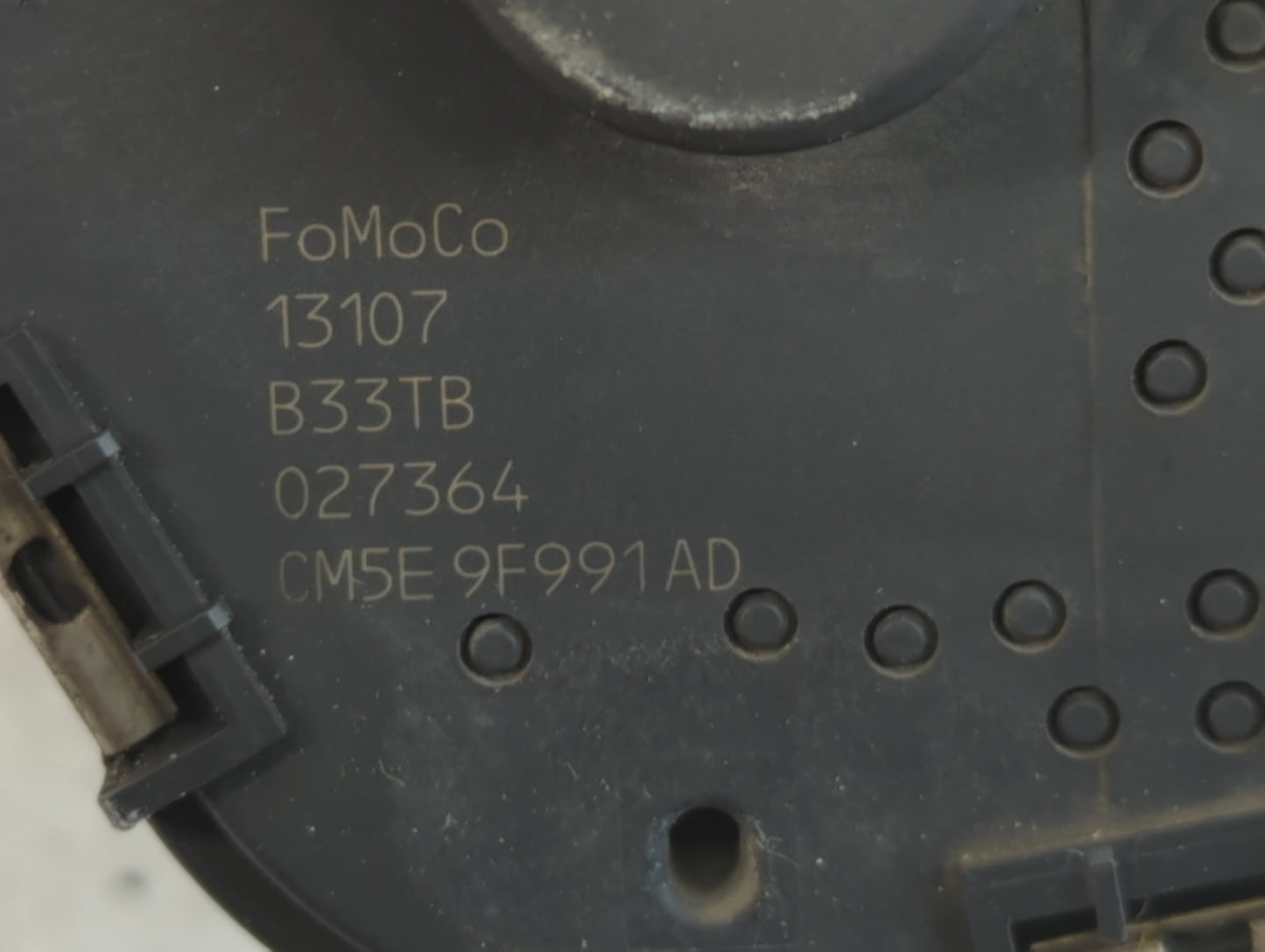 2012-2013 Ford Focus Throttle Body P/N:CM5E-9F991-AD Fits Fits 2012 2013 2014 2015 2016 2017 OEM Used Auto Parts - Oemusedau