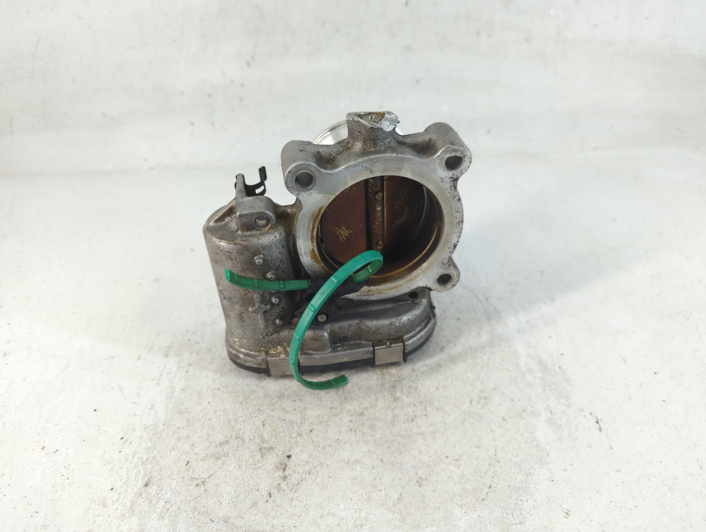 2012-2013 Ford Focus Throttle Body P/N:DS7E-9F991-BB Fits Fits 2012 2013 2014 2015 2016 2017 OEM Used Auto Parts - Oemusedau