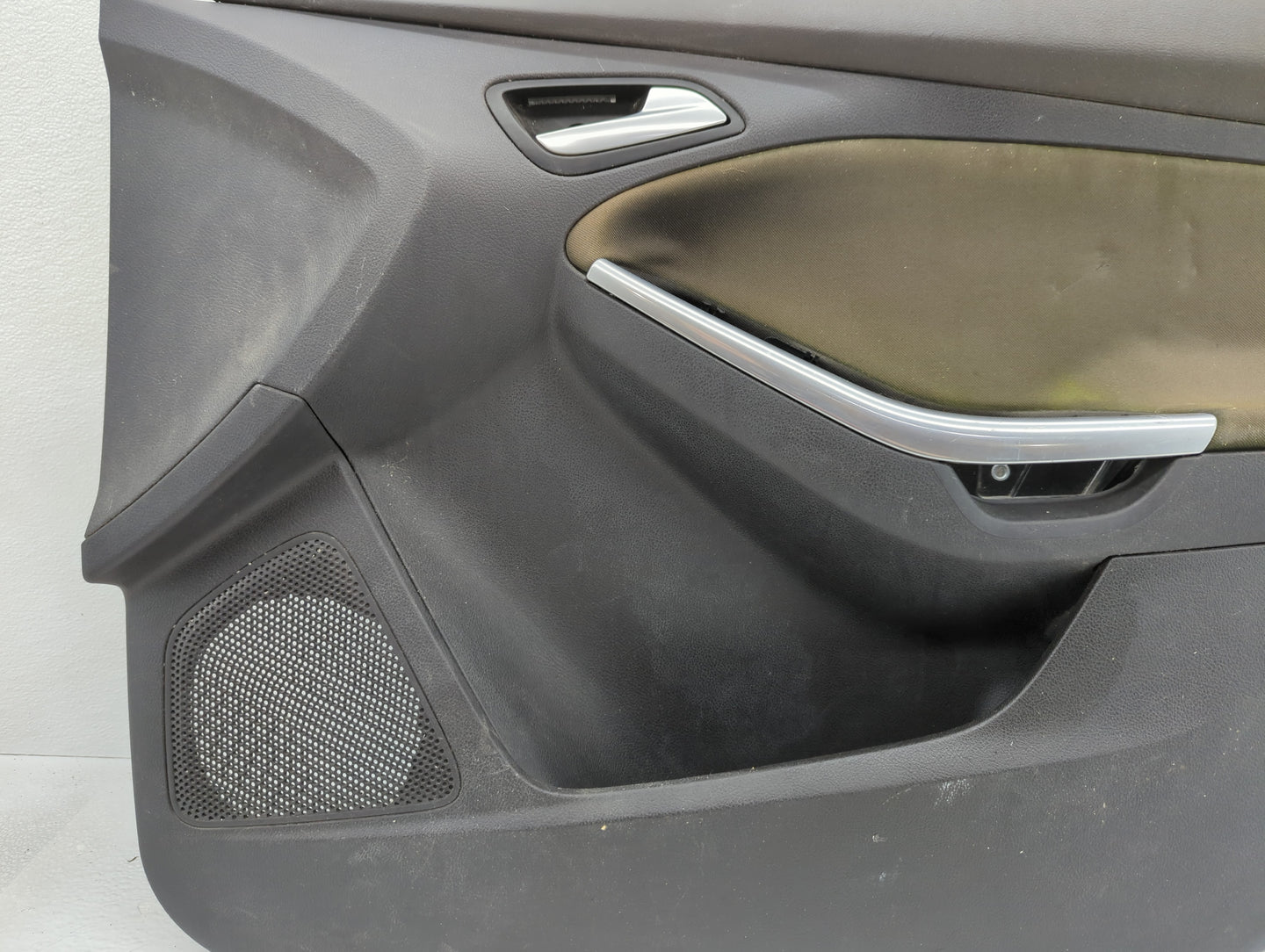 2013 Ford Focus Front Right Passenger Interior Door Panel Trim - Oemusedautoparts1.com