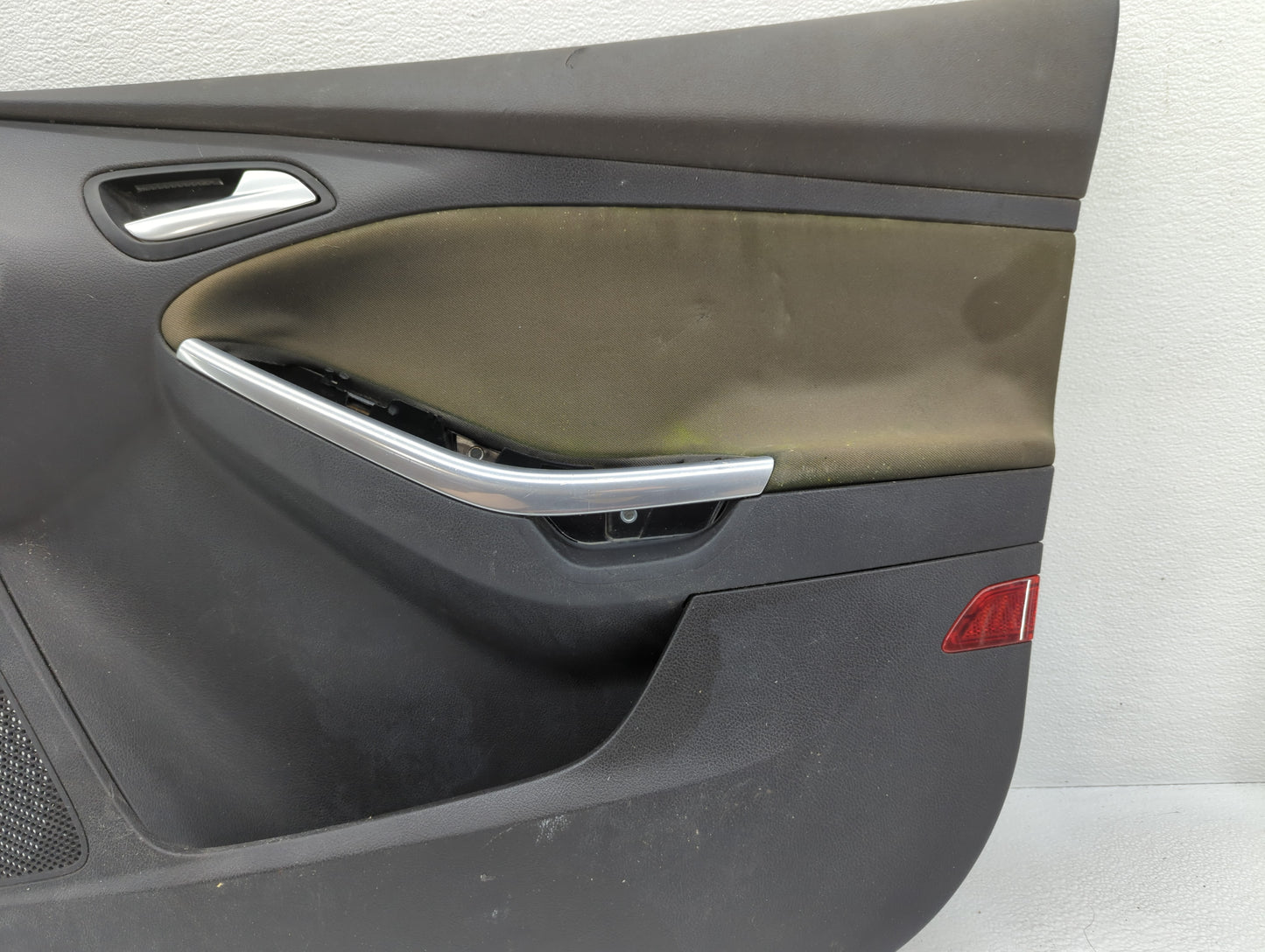 2013 Ford Focus Front Right Passenger Interior Door Panel Trim - Oemusedautoparts1.com