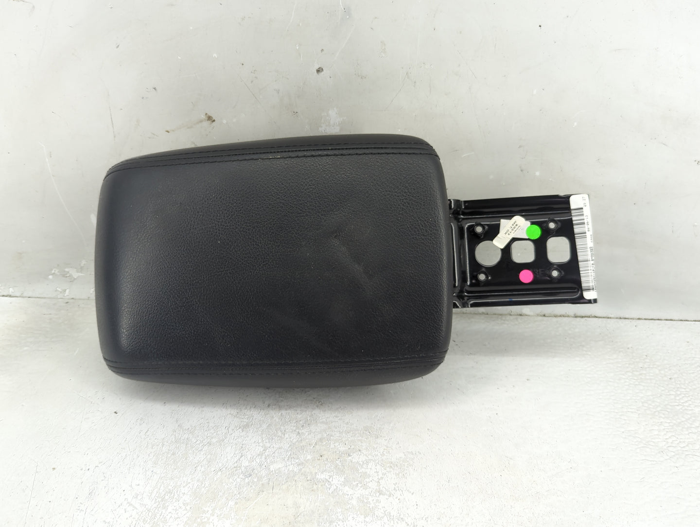 2012-2014 Ford Focus Center Console Armrest Cover Lid Fits Fits 2012 2013 2014 OEM Used Auto Parts - Oemusedautoparts1.com