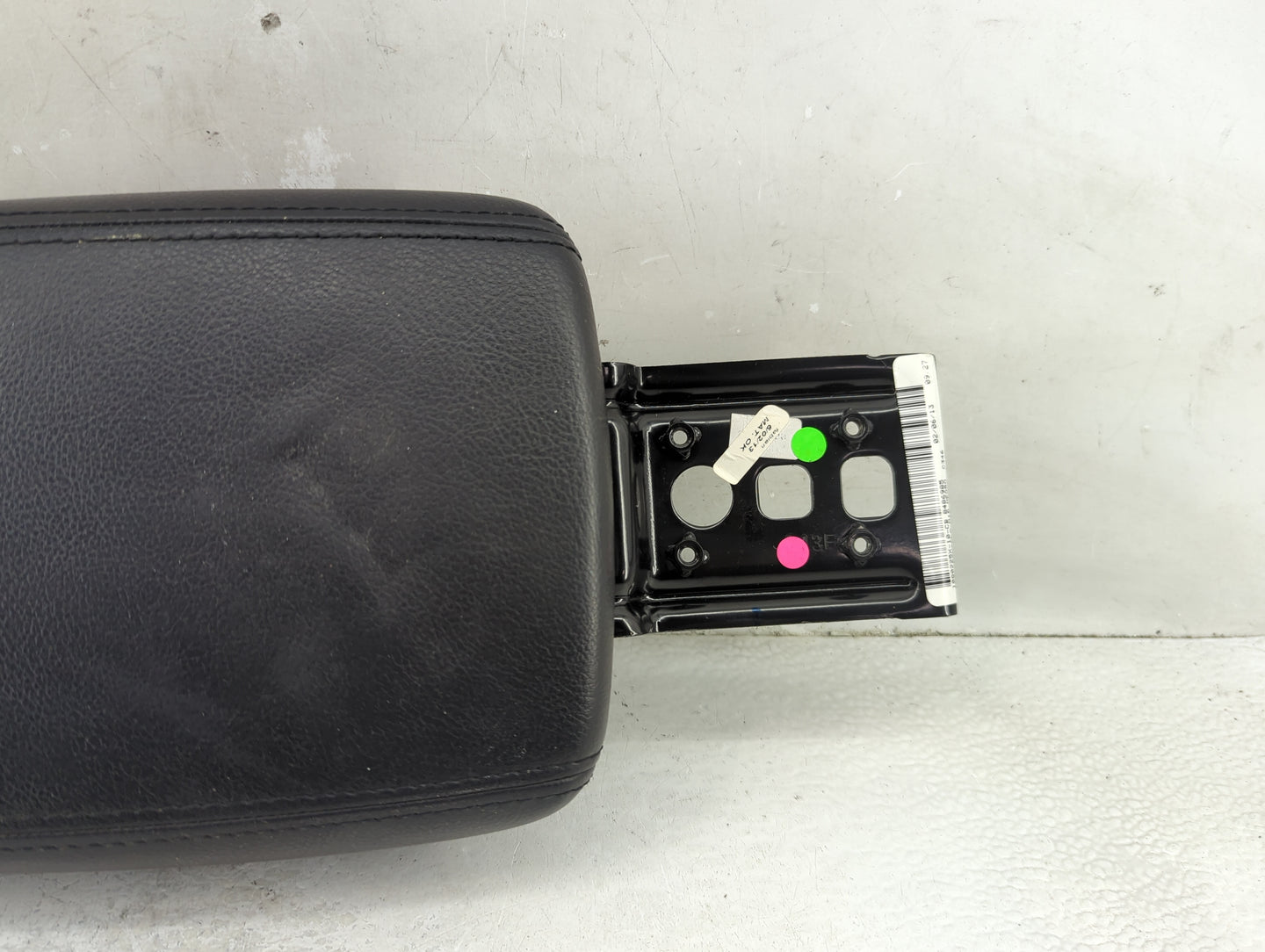 2012-2014 Ford Focus Center Console Armrest Cover Lid Fits Fits 2012 2013 2014 OEM Used Auto Parts - Oemusedautoparts1.com