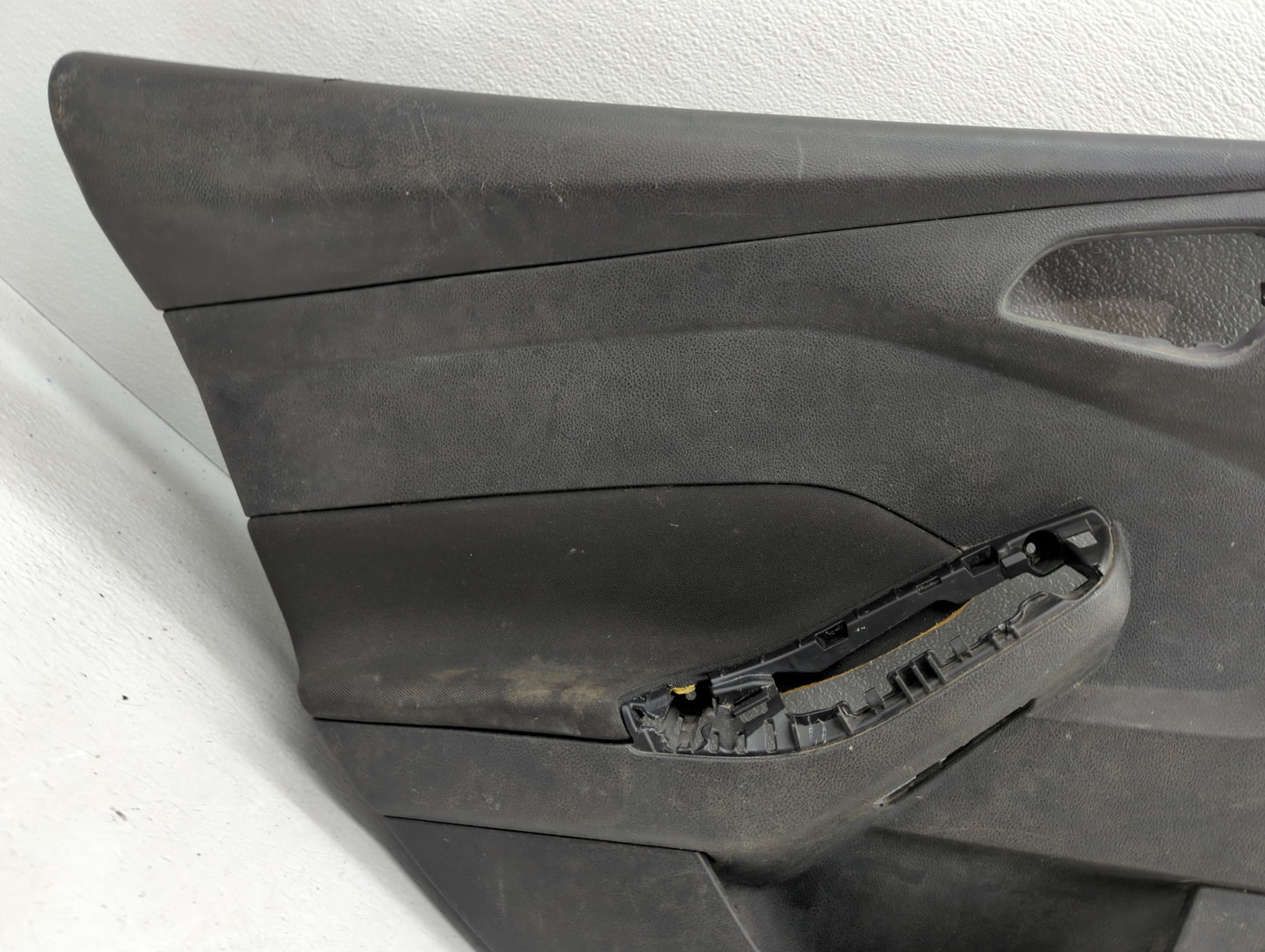 2013 Ford Focus Front Left Driver Interior Door Panel Trim - Oemusedautoparts1.com