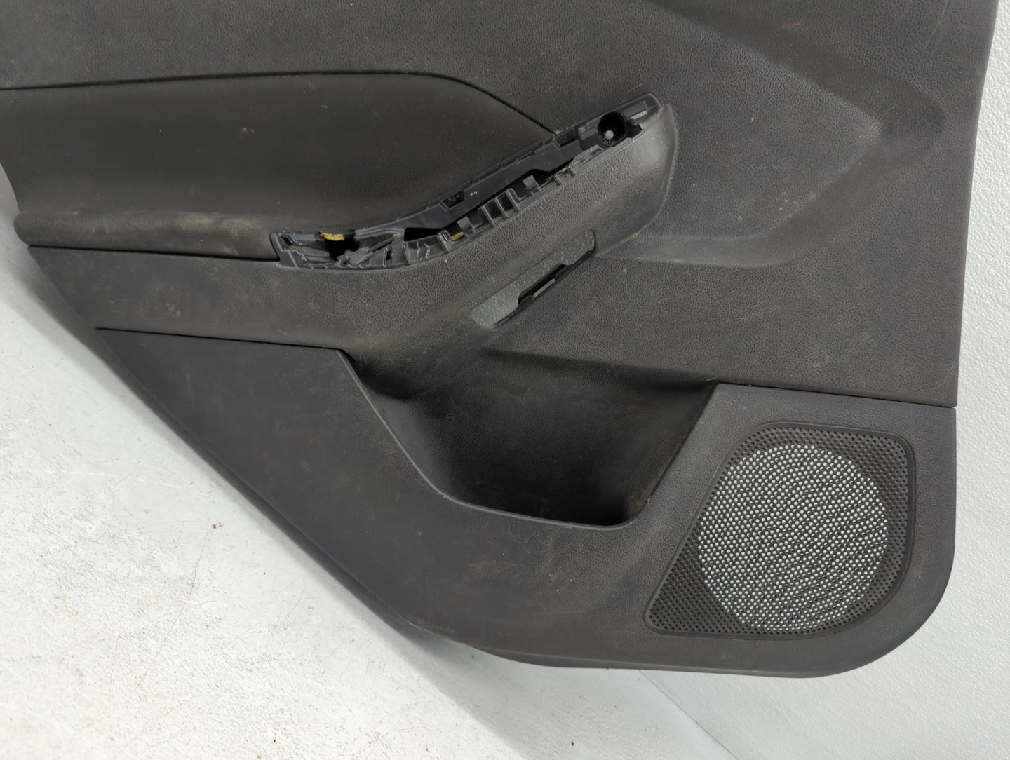 2013 Ford Focus Front Left Driver Interior Door Panel Trim - Oemusedautoparts1.com