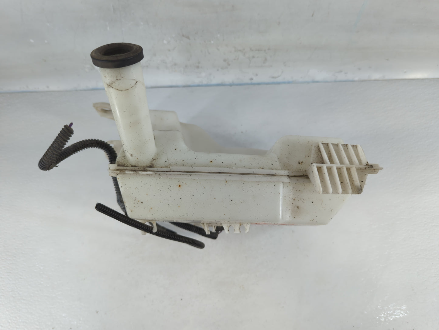 2012-2018 Ford Focus Windshield Washer Fluid Reservoir Bottle Oem - Oemusedautoparts1.com