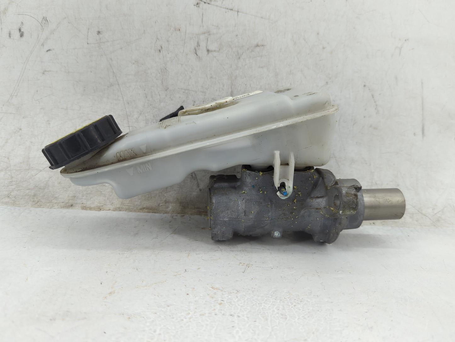 2012-2018 Ford Focus Brake Master Cylinder 854052 - Oemusedautoparts1.com
