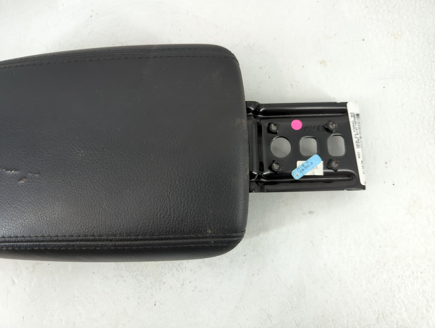 2013 Ford Focus Center Console Armrest Cover Lid P/N:1866121 1080225X-10-CB Fits OEM Used Auto Parts - Oemusedautoparts1.com