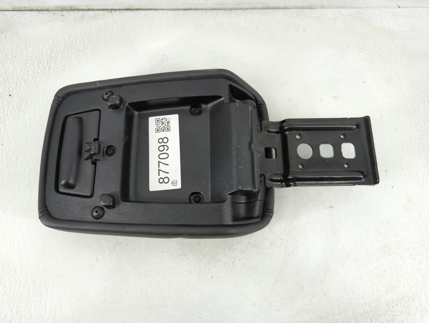 2013 Ford Focus Center Console Armrest Cover Lid P/N:1866121 1080225X-10-CB Fits OEM Used Auto Parts - Oemusedautoparts1.com