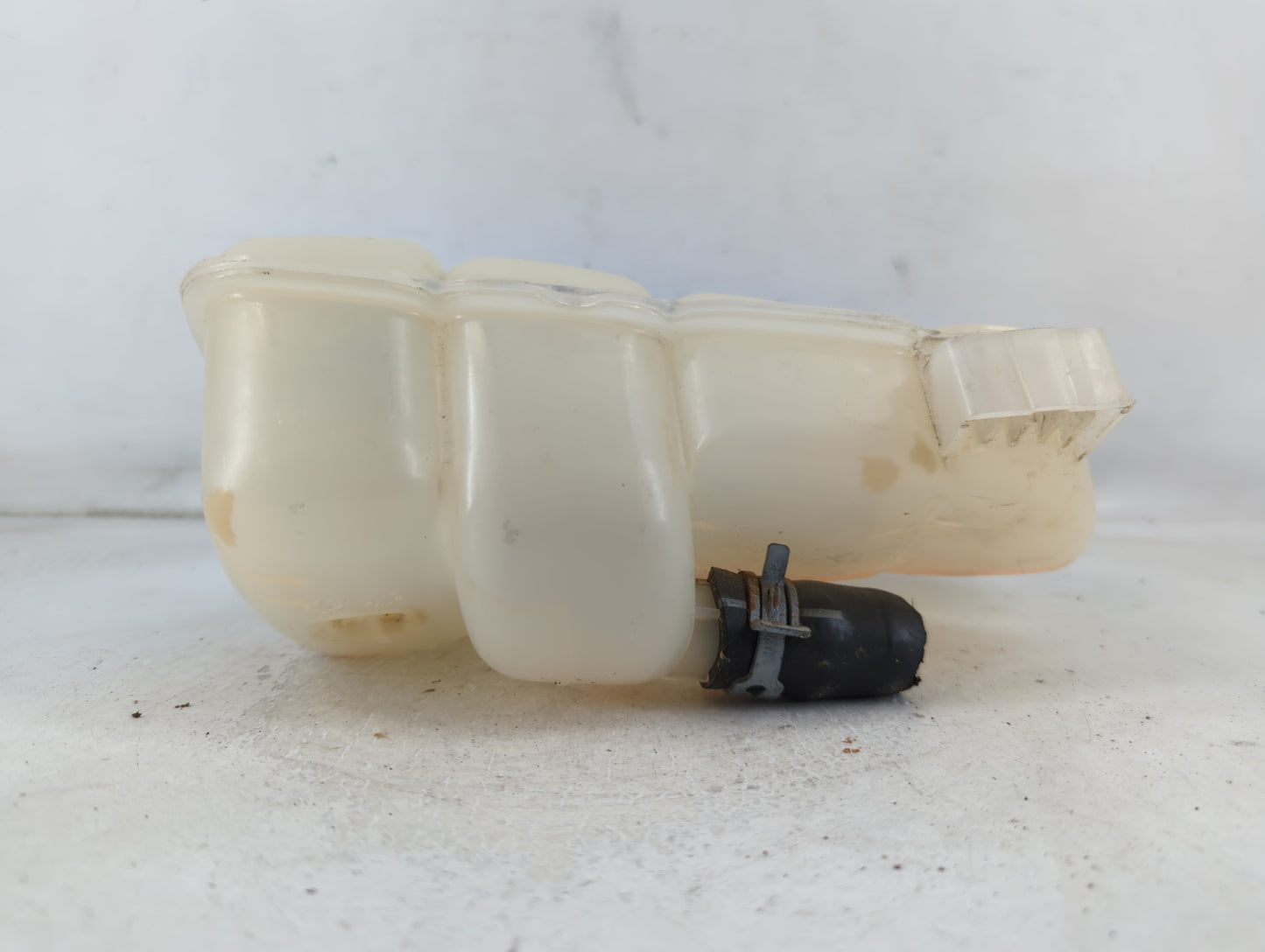 2013-2018 Ford Focus Radiator Coolant Overflow Expansion Tank Bottle 877107 - Oemusedautoparts1.com