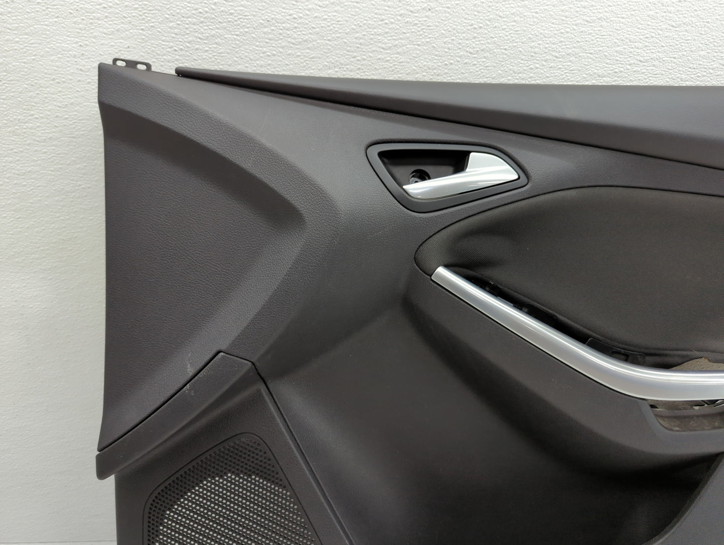 2013 Ford Focus Front Right Passenger Interior Door Panel Trim - Oemusedautoparts1.com