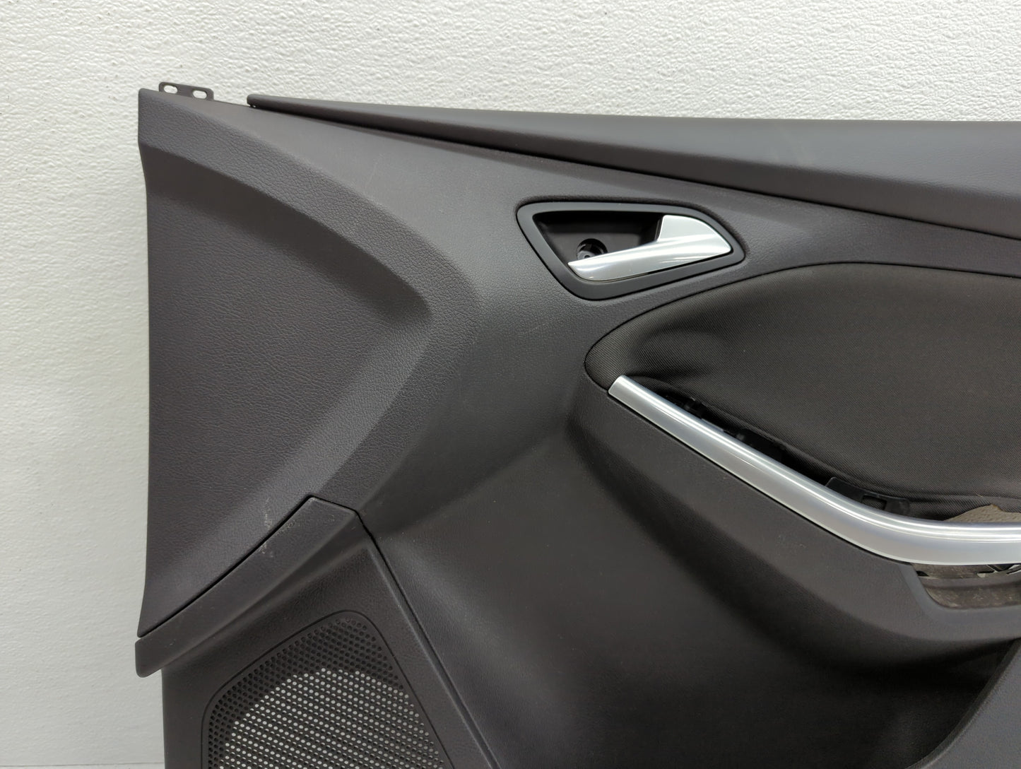 2013 Ford Focus Front Right Passenger Interior Door Panel Trim - Oemusedautoparts1.com