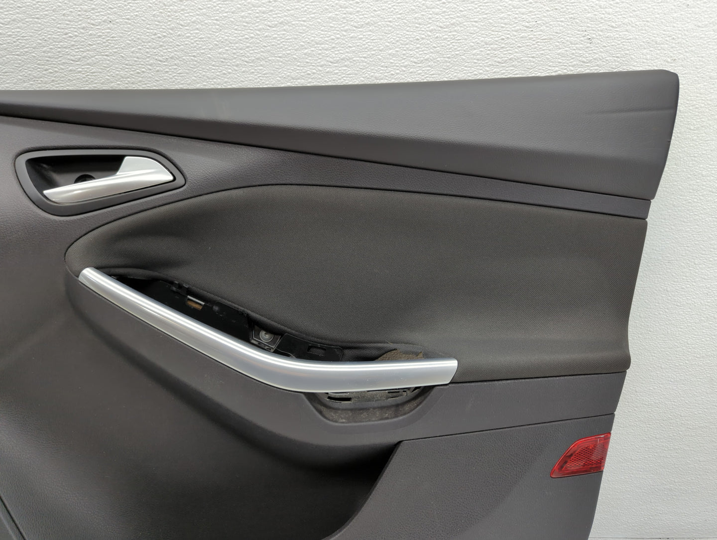 2013 Ford Focus Front Right Passenger Interior Door Panel Trim - Oemusedautoparts1.com