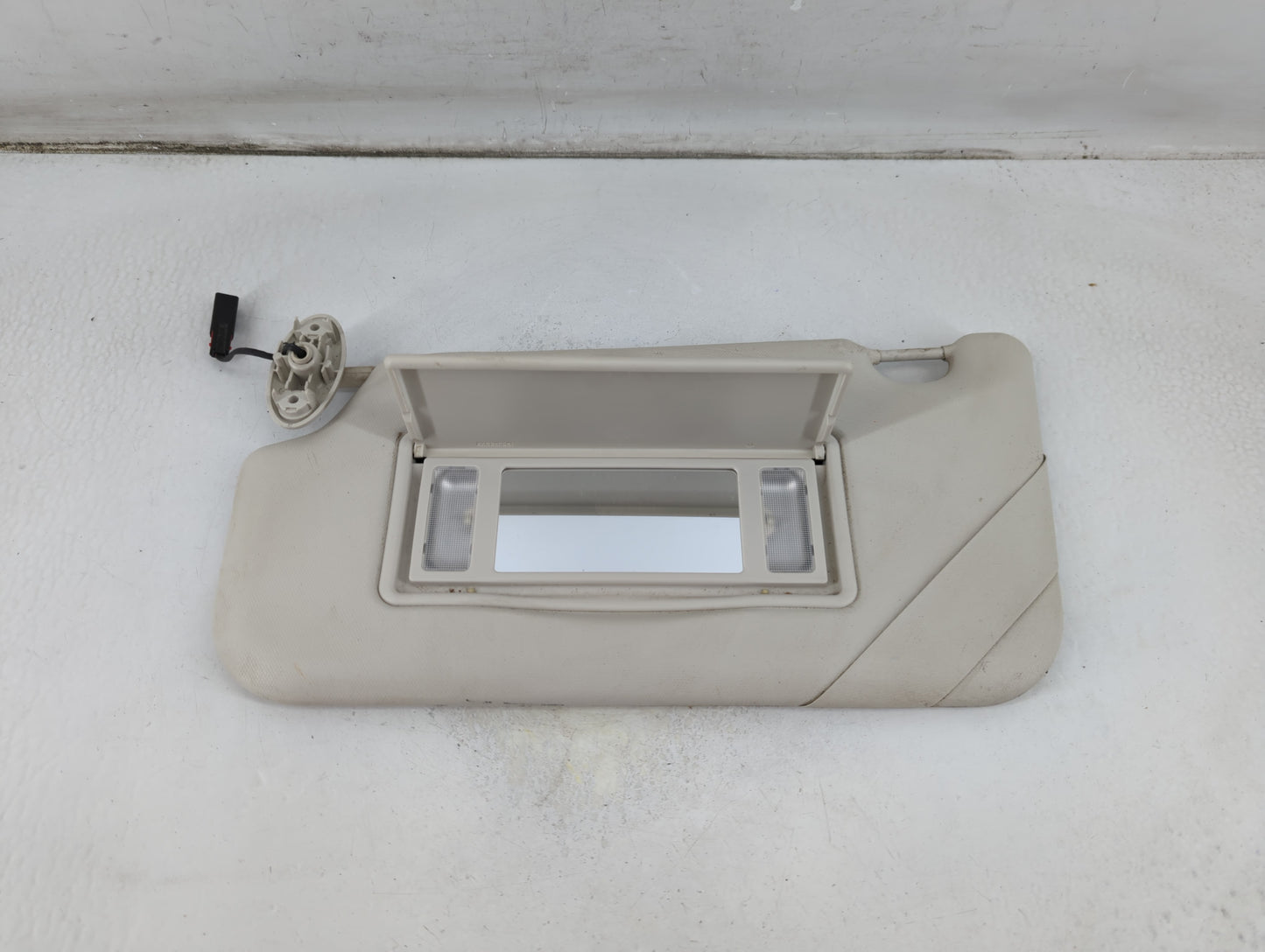 2013-2018 Ford Focus Sun Visor Shade Replacement Passenger Right Mirror Fits Fits 2013 2014 2015 2016 2017 2018 OEM Used Aut