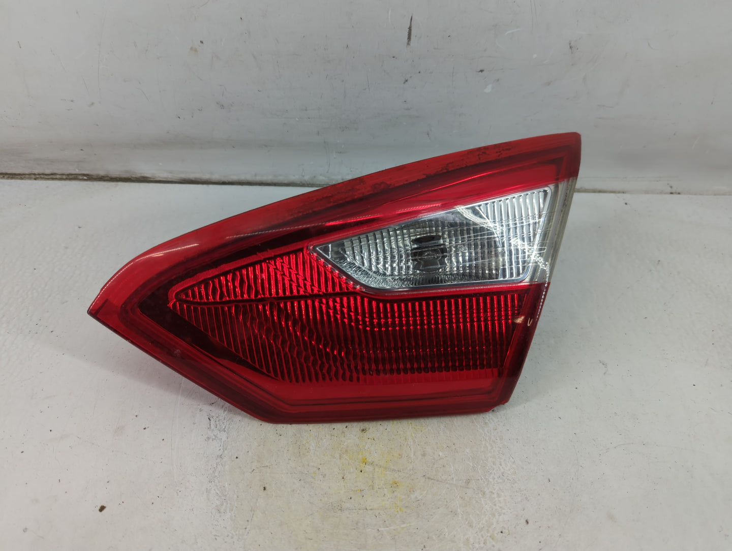 2013 Ford Focus Tail Light Assembly Passenger Right OEM P/N:CP98-13A602-A BM51-13A602-O Fits OEM Used Auto Parts - Oemusedau