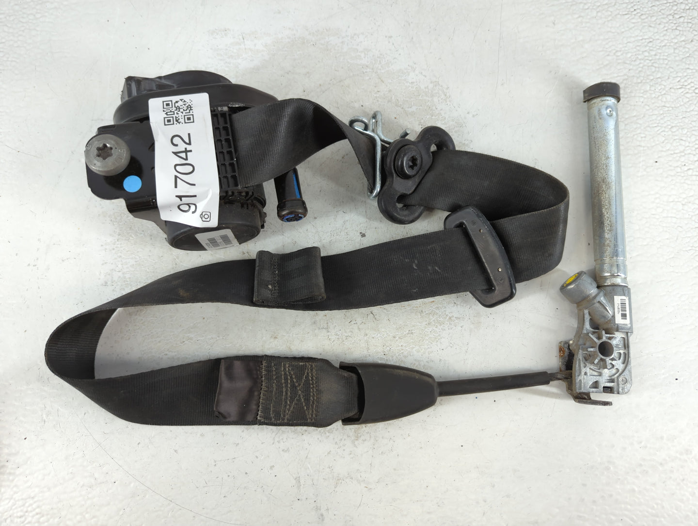2013-2018 Ford Focus Passenger Front Seatbelt Retractor - Oemusedautoparts1.com