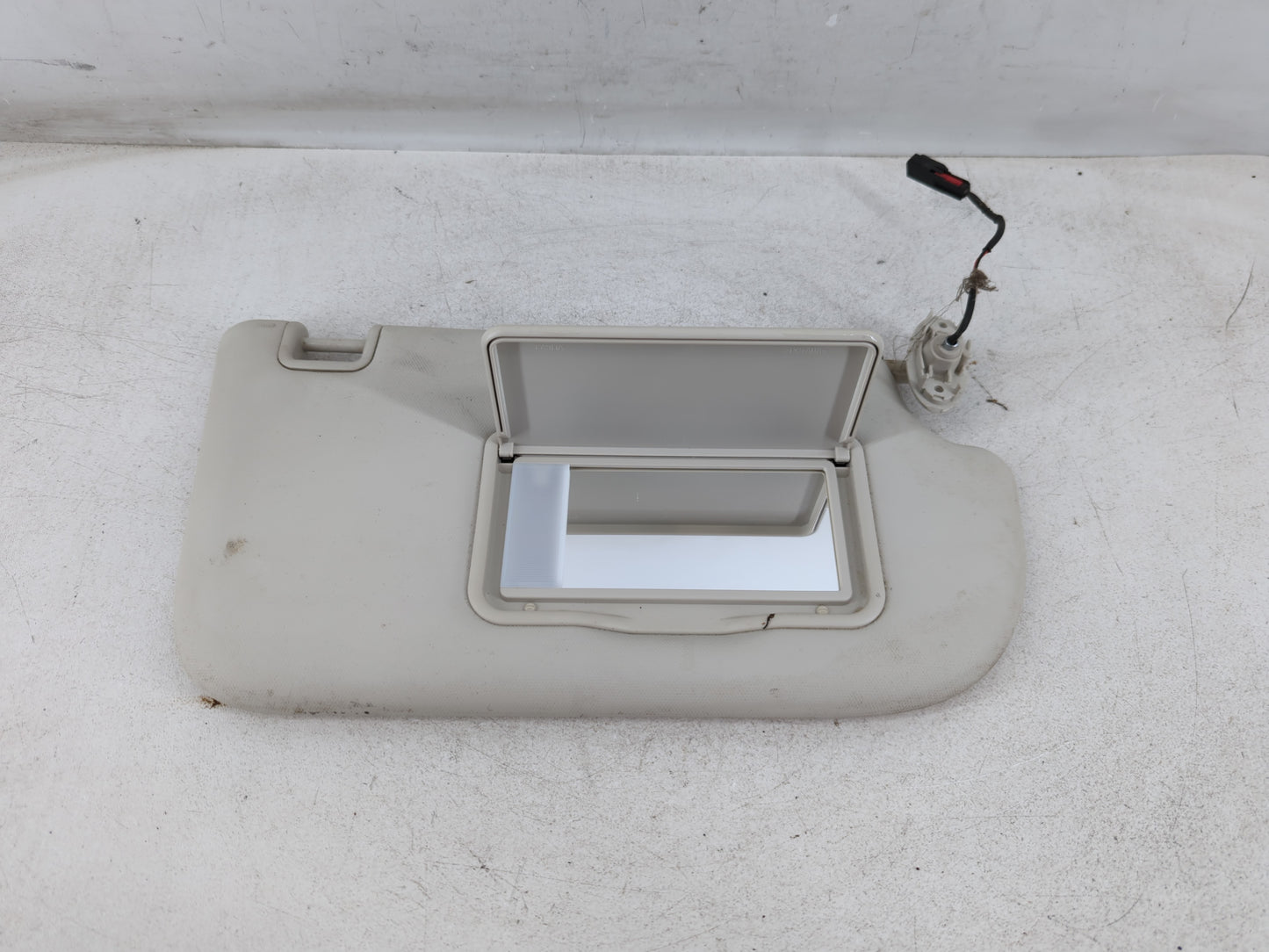 2012-2013 Ford Focus Sun Visor Shade Replacement Passenger Right Mirror Fits Fits 2012 2013 OEM Used Auto Parts - Oemusedaut