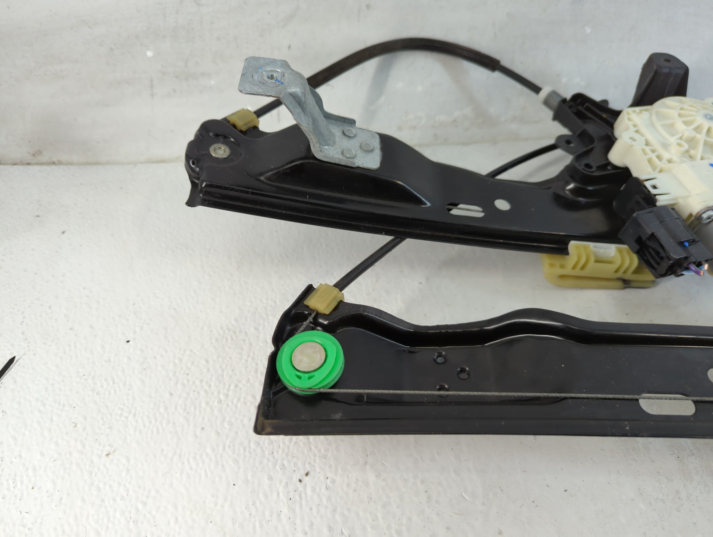 2012-2018 Ford Focus Driver Left Front Window Regulator 917156 - Oemusedautoparts1.com