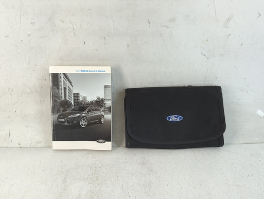 2013 Ford Focus Owners Manual Book Guide P/N:DM5J 19A321 AA OEM Used Auto Parts - Oemusedautoparts1.com