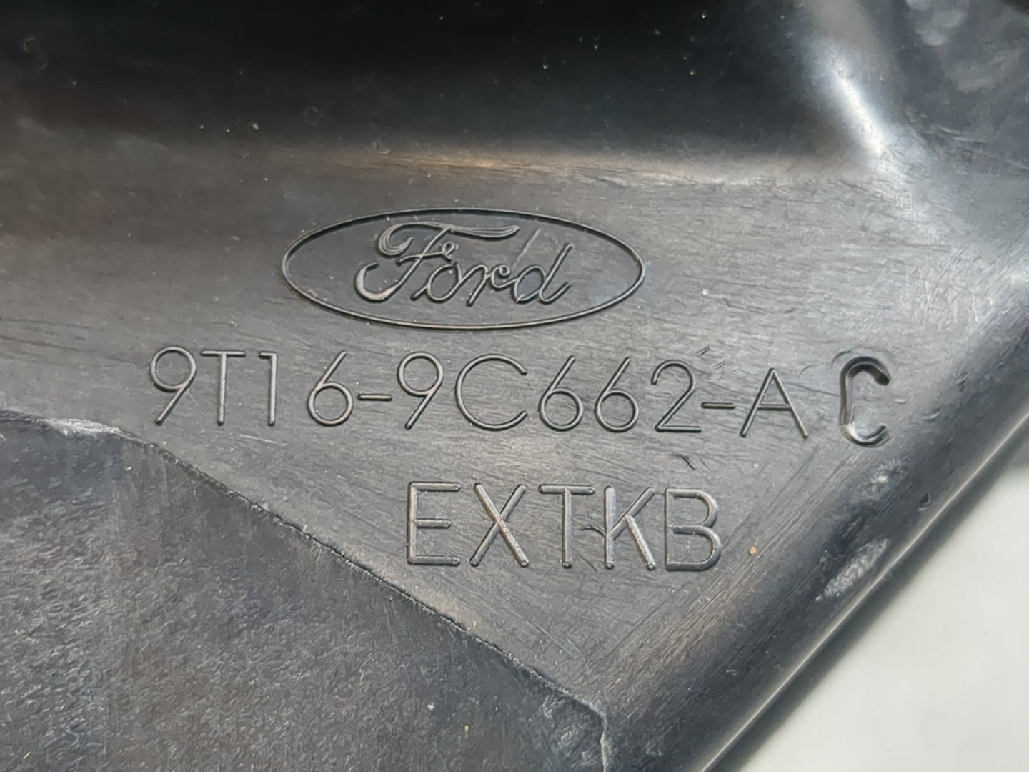 2013 Ford Ford E250 Van Air Cleaner Intake-duct Hose Tube Black - Oemusedautoparts1.com