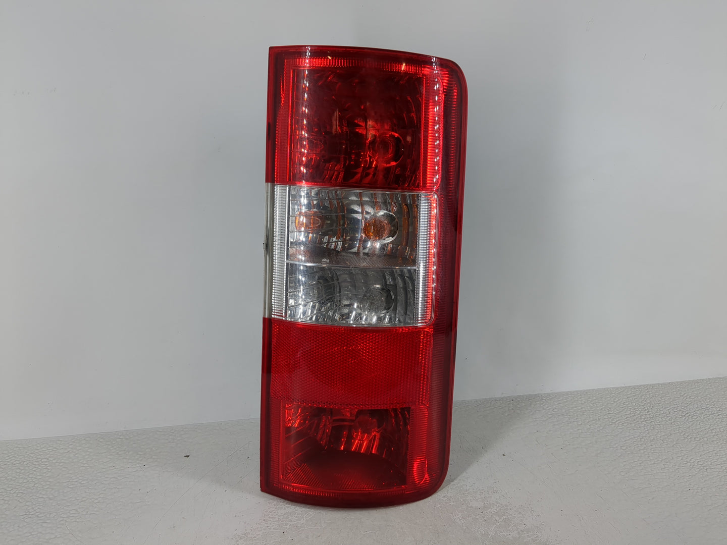 2013 Ford Ford E250 Van Tail Light Assembly Passenger Right OEM P/N:131007561 9T16 13404 BC Fits OEM Used Auto Parts - Oemus