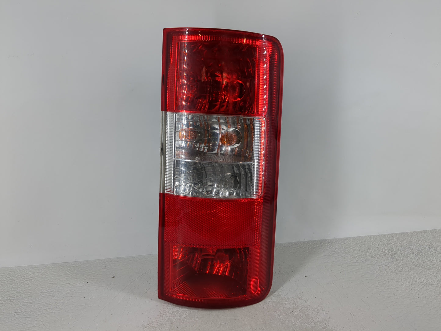 2013 Ford Ford E250 Van Tail Light Assembly Passenger Right OEM P/N:131007561 9T16 13404 BC Fits OEM Used Auto Parts - Oemus
