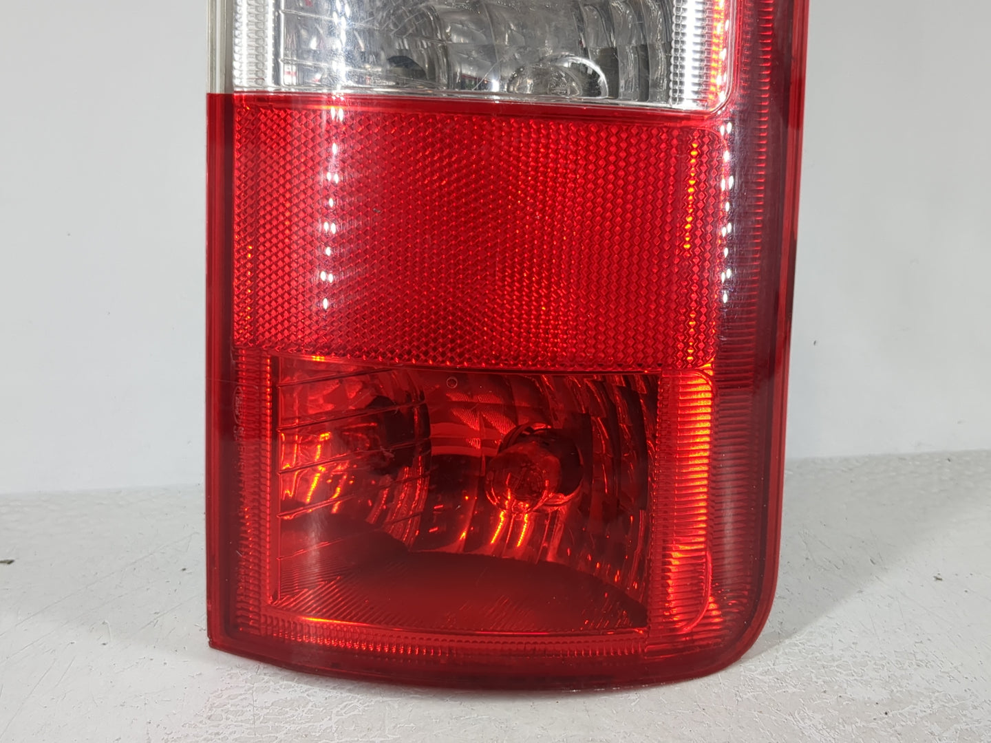 2013 Ford Ford E250 Van Tail Light Assembly Passenger Right OEM P/N:131007561 9T16 13404 BC Fits OEM Used Auto Parts - Oemus