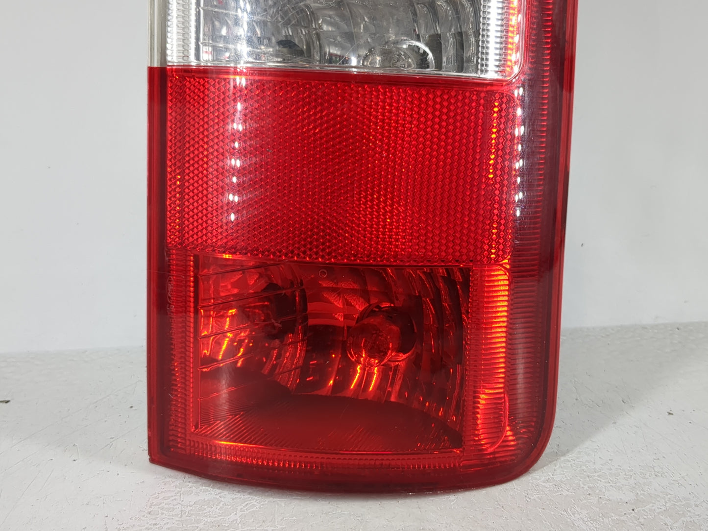 2013 Ford Ford E250 Van Tail Light Assembly Passenger Right OEM P/N:131007561 9T16 13404 BC Fits OEM Used Auto Parts - Oemus
