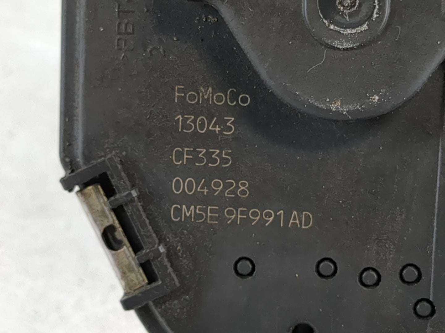 2013 Ford Fusion Throttle Body P/N:CM5E 9F991-AD Fits Fits 2012 2014 2015 2016 2017 OEM Used Auto Parts - Oemusedautoparts1.