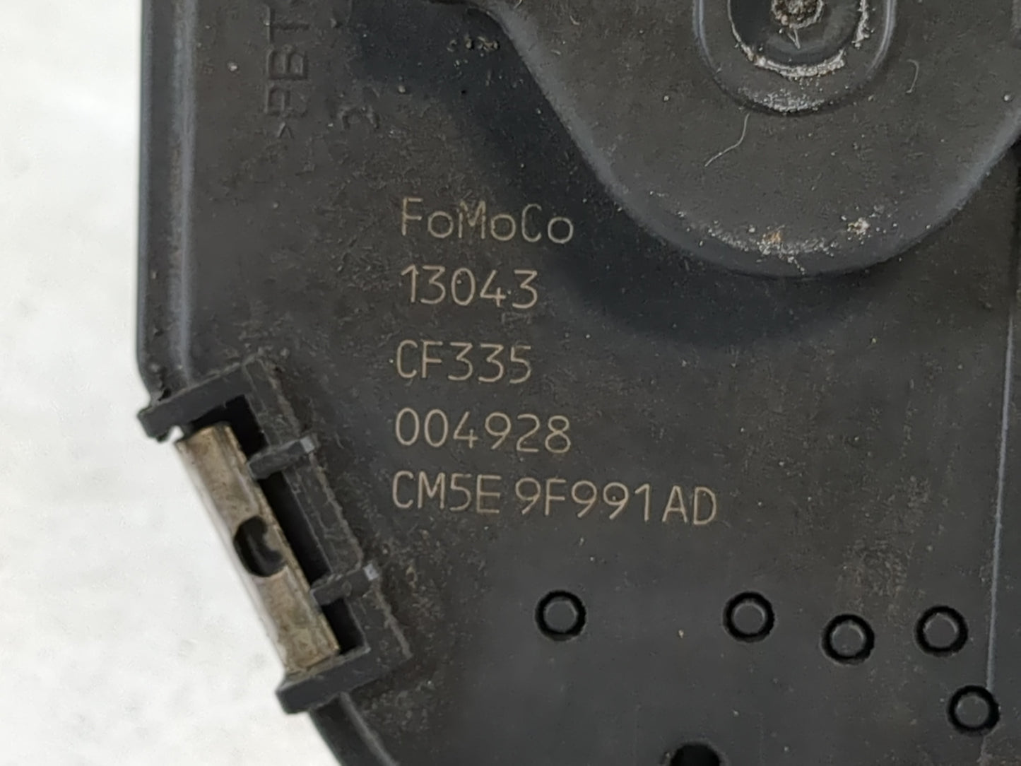 2013 Ford Fusion Throttle Body P/N:CM5E 9F991-AD Fits Fits 2012 2014 2015 2016 2017 OEM Used Auto Parts - Oemusedautoparts1.