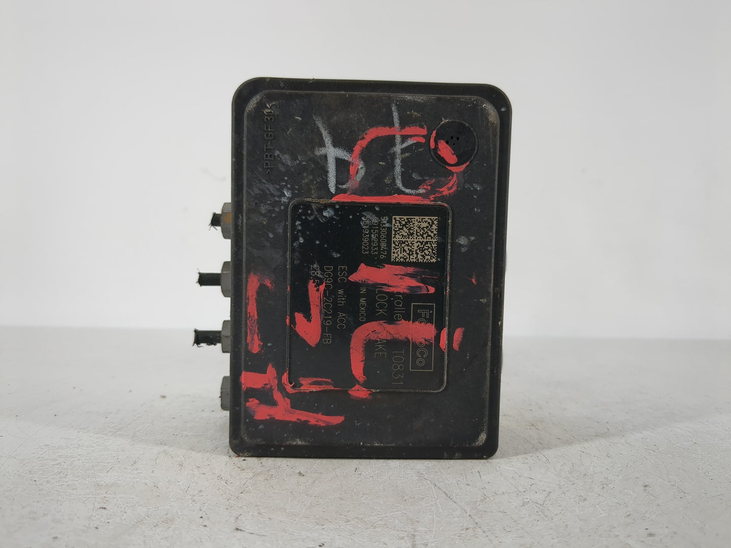 2013 Ford Fusion ABS Pump Control Module Replacement P/N:DG9C-2C405-FB Fits OEM Used Auto Parts - Oemusedautoparts1.com