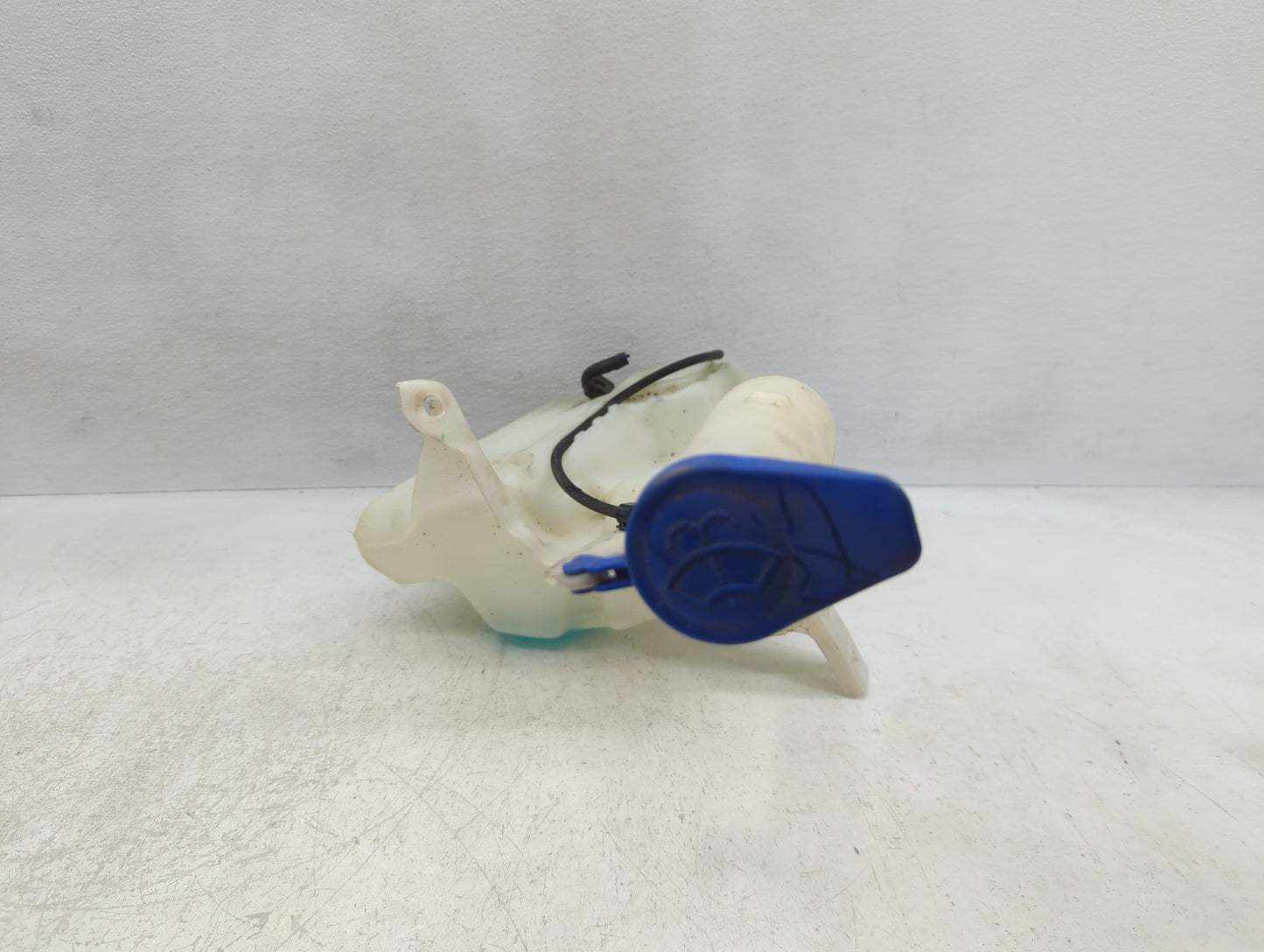 2013-2014 Ford Fusion Windshield Washer Fluid Reservoir Bottle Oem - Oemusedautoparts1.com