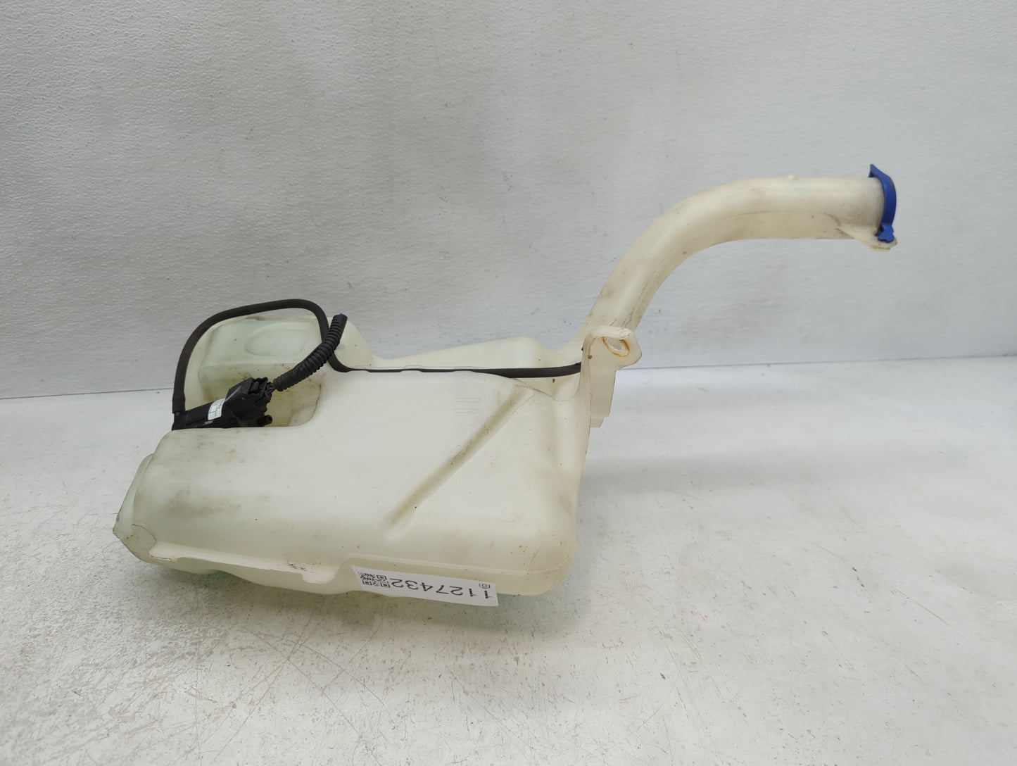 2013-2014 Ford Fusion Windshield Washer Fluid Reservoir Bottle Oem - Oemusedautoparts1.com
