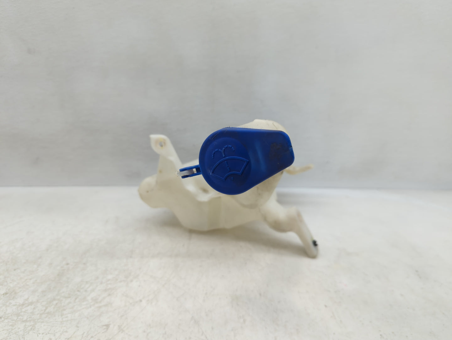 2013-2014 Ford Fusion Windshield Washer Fluid Reservoir Bottle Oem - Oemusedautoparts1.com