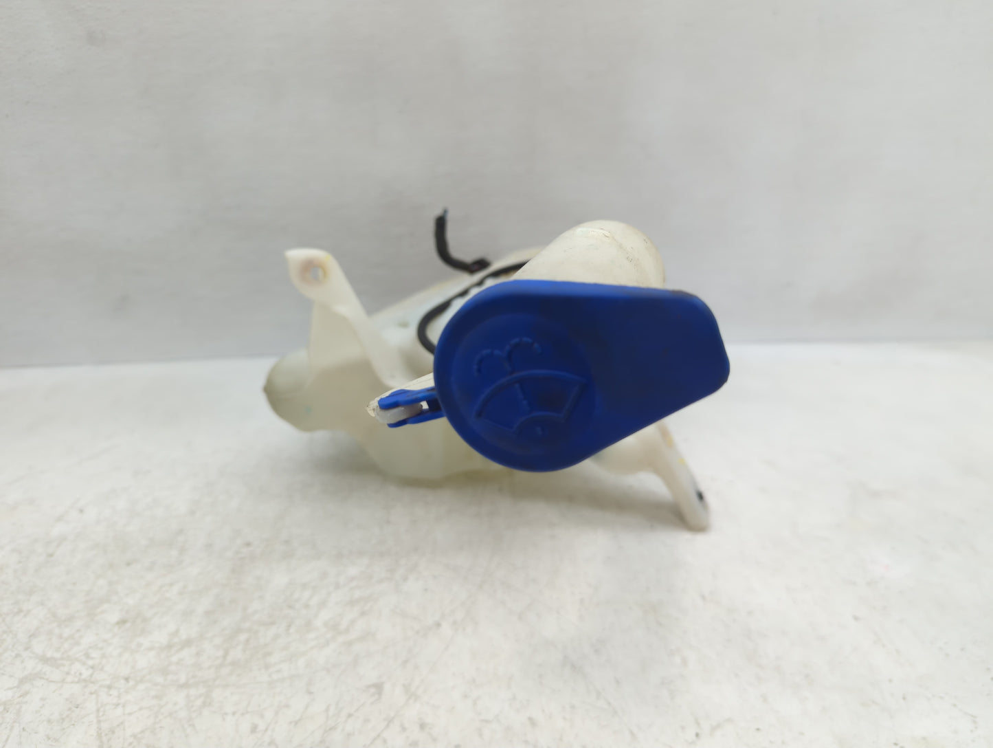2013-2014 Ford Fusion Windshield Washer Fluid Reservoir Bottle Oem - Oemusedautoparts1.com