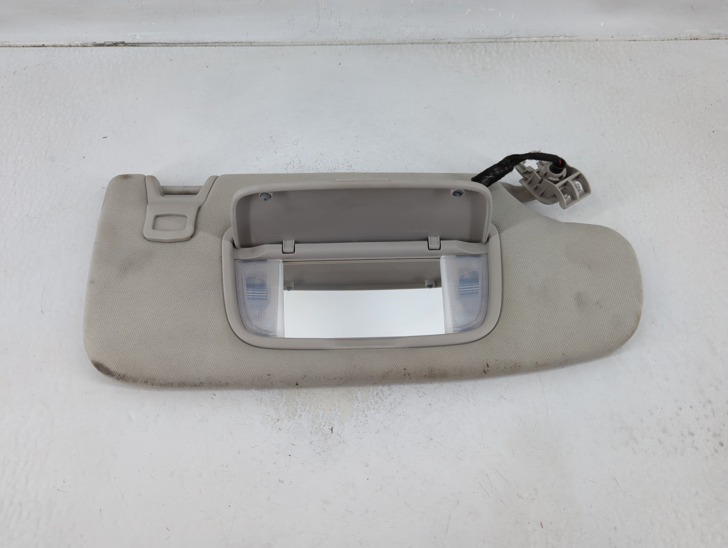 2013-2014 Ford Fusion Sun Visor Shade Replacement Passenger Right Mirror Fits Fits 2013 2014 OEM Used Auto Parts - Oemusedau