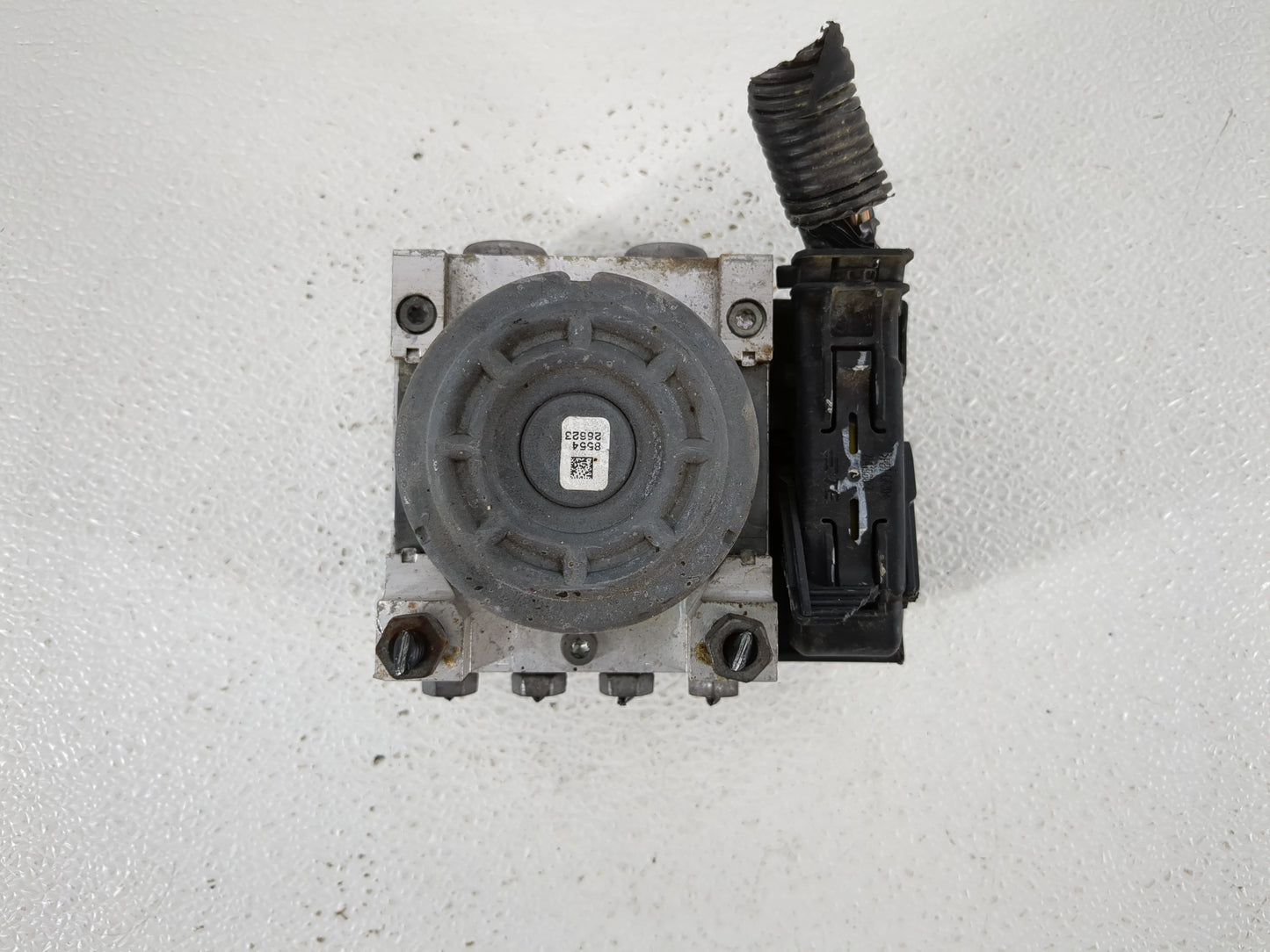 2013 Ford Fusion ABS Pump Control Module Replacement P/N:DG9C-2C405-AH Fits OEM Used Auto Parts - Oemusedautoparts1.com