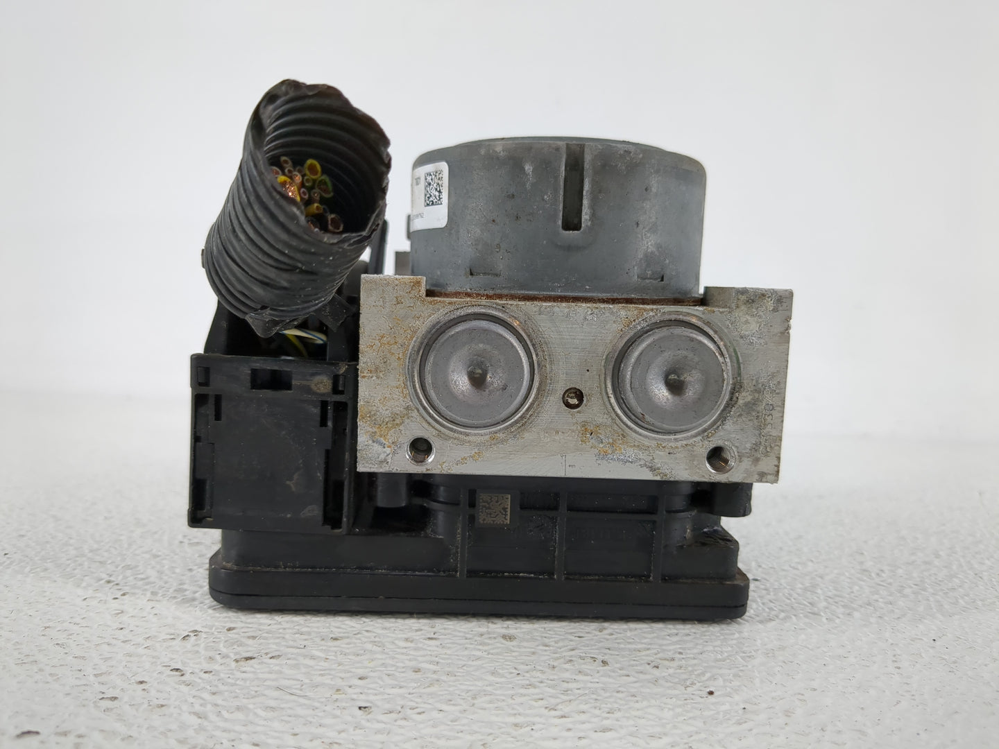 2013 Ford Fusion ABS Pump Control Module Replacement P/N:DG9C-2C405-AH Fits OEM Used Auto Parts - Oemusedautoparts1.com