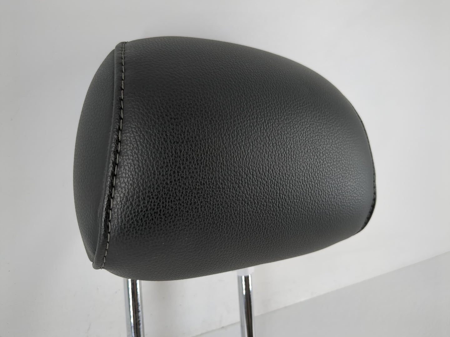 2013-2015 Ford Fusion Headrest Head Rest Rear Seat Fits Fits 2013 2014 2015 OEM Used Auto Parts - Oemusedautoparts1.com