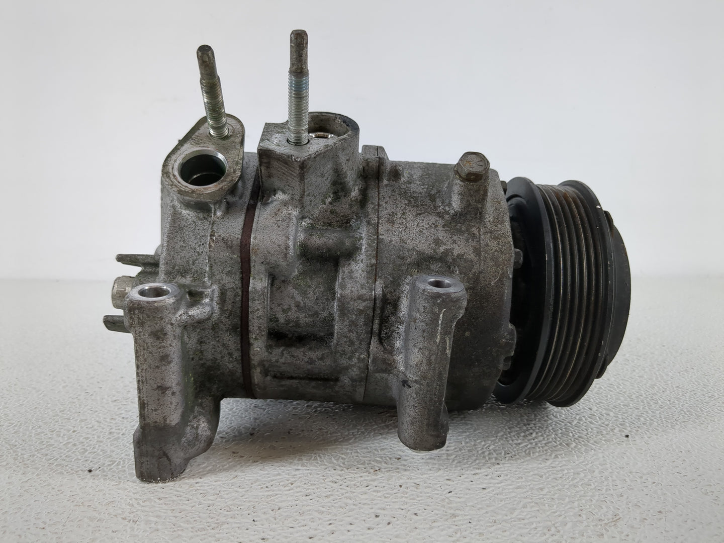 2013 Ford Fusion Air Conditioning A/c Ac Compressor Oem - Oemusedautoparts1.com