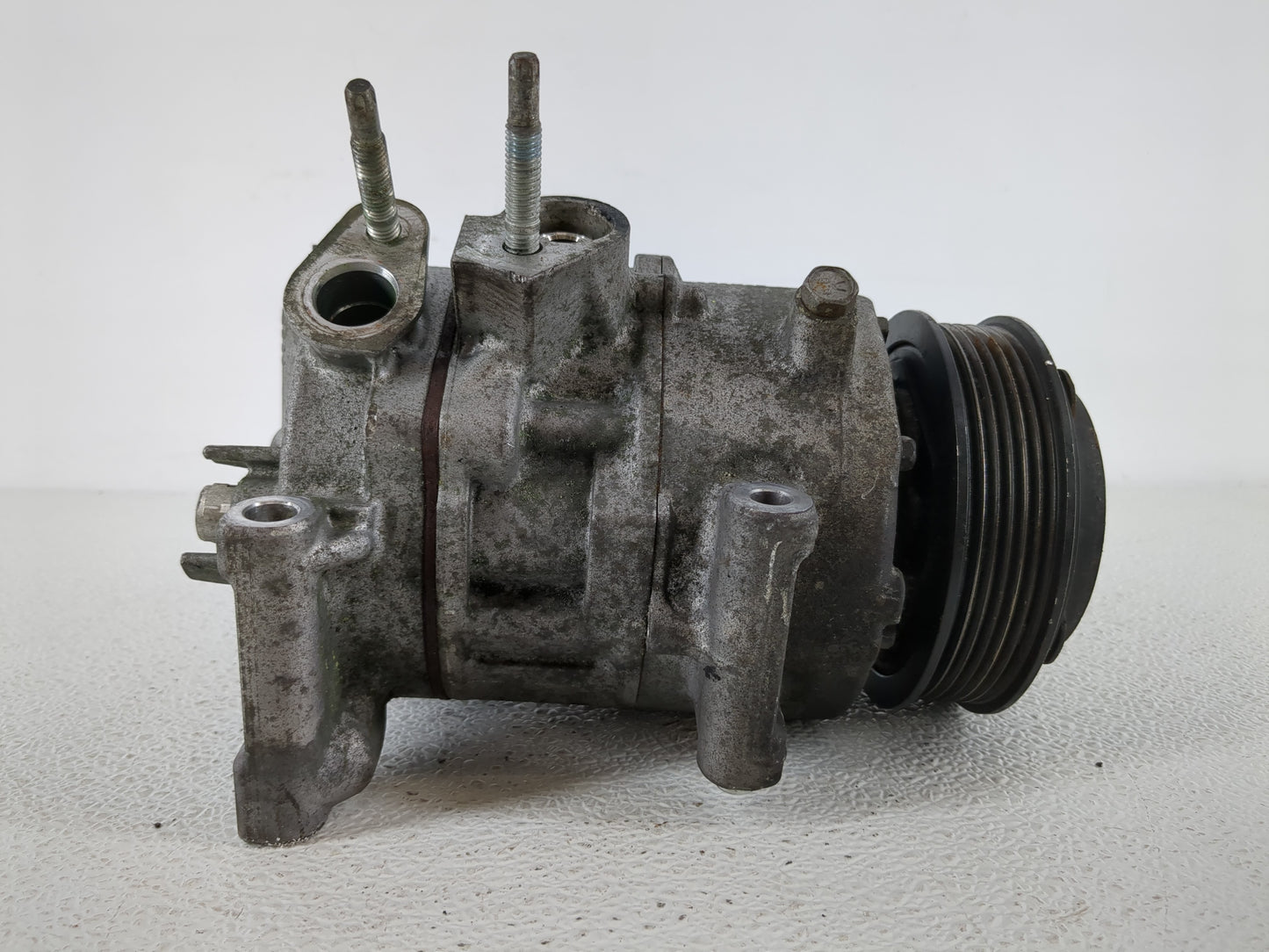 2013 Ford Fusion Air Conditioning A/c Ac Compressor Oem - Oemusedautoparts1.com